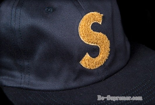 通販でシュプリームのアイテム(キャップやニット帽など)を手軽にゲット!