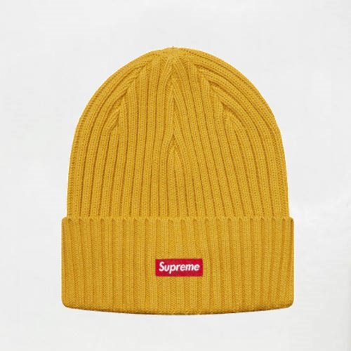 Supremeのボックスロゴはパーカーやニット帽など幅広く展開