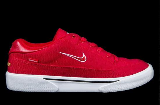 シュプリームのコラボといえばNIKE