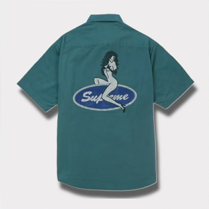  Supreme シュプリーム 2025SS Rhinestone Pin Up S/S Work Shirt ラインストーンピンナップショートスリーブワークシャツ　ワークグリーン