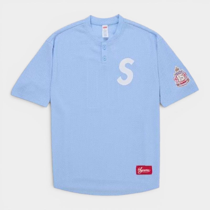 Supreme シュプリーム 2026SS Shop S Logo Baseball Henley ショップSロゴ ベースボールヘンリー ライトブルー/ロンドン