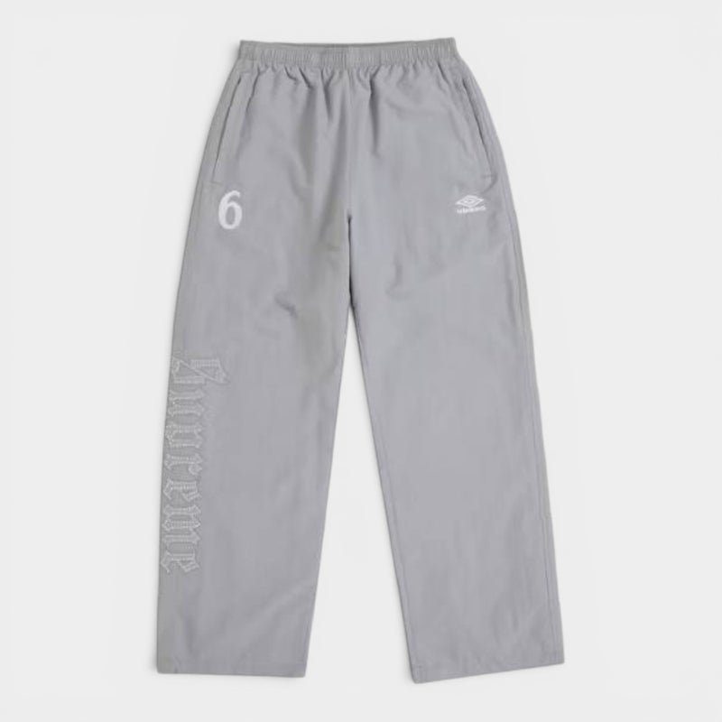 Supreme シュプリーム 2026SS Umbro Rhinestone Track Pant アンブロ ラインストーン トラックパンツ ライトグレー
